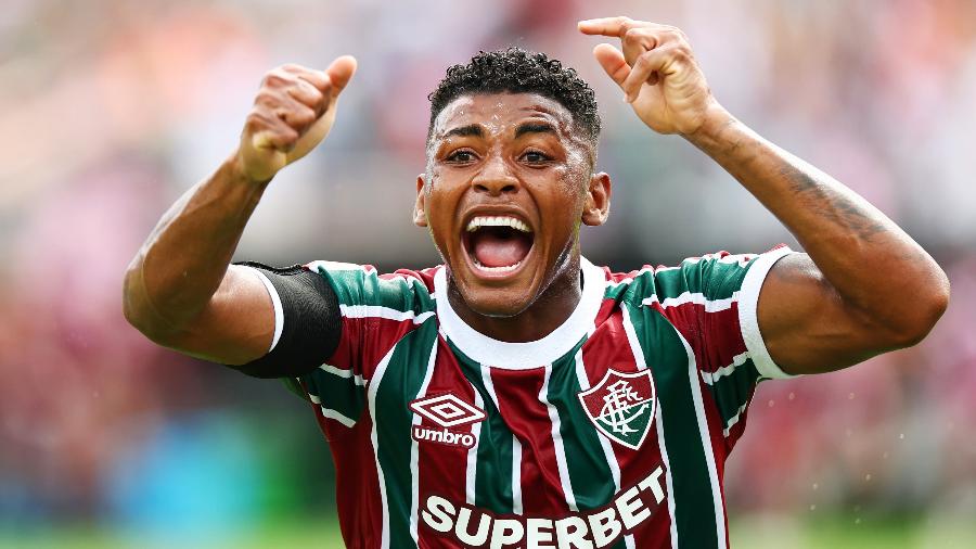 Hércules comemora gol marcado pelo Fluminense contra o Al-Hilal no Mundial Hércules comemora gol marcado pelo Fluminense contra o Al-Hilal no Mundial