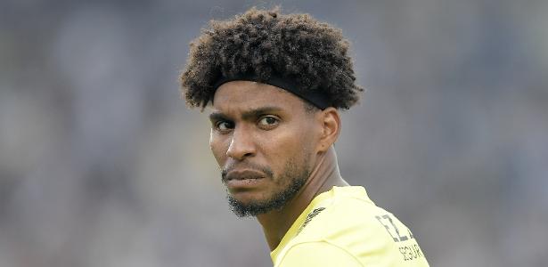 'Combustível para fazer mais ainda', diz Hugo Souza após ficar fora da Copa