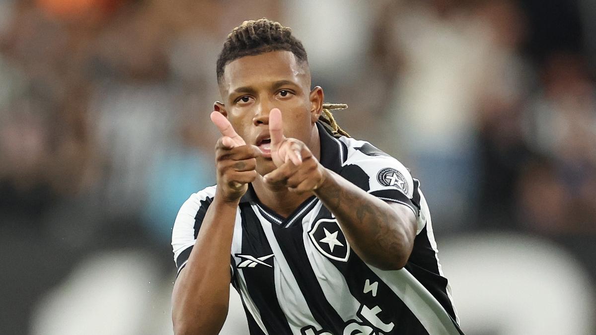 Palmeiras tem dia decisivo por Danilo; escalação inviabiliza negócio