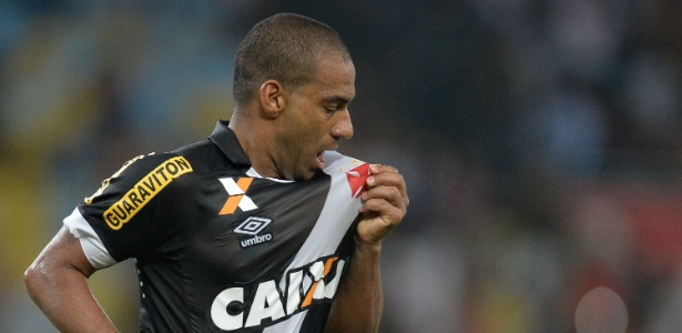 Zagueiro Rodrigo ganhou indireta do goleiro Alex Muralha, do Flamengo - Pedro Martins/AGIF