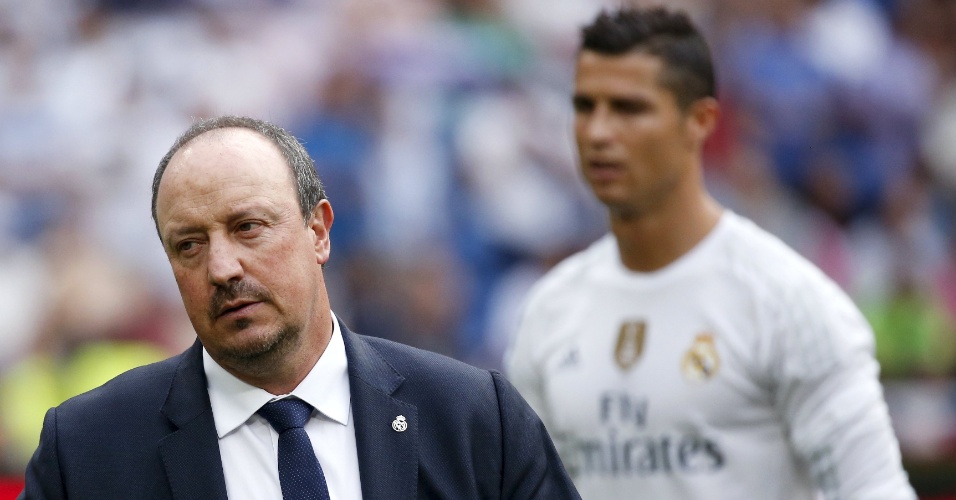 Rafa Benítez, técnico do Real Madrid, lamenta resultado do clube com Cristiano Ronaldo ao fundo