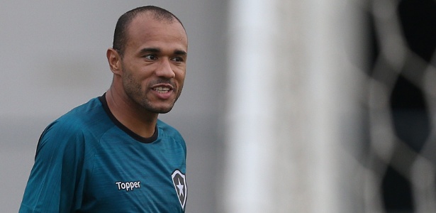 Roger não tem bons números no ataque do Botafogo e é questionado pela torcida - Vitor Silva/SSPress/Botafogo