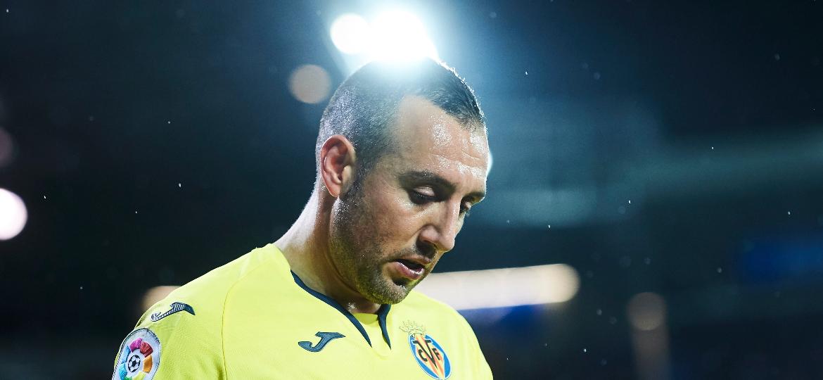 Santi Cazorla retornou ao Villarreal, onde foi revelado, para renascer e encerrar a carreira como jogador - Juan Manuel Serrano Arce/Getty Images