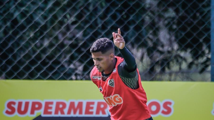 Mailton, lateral direito que pertence ao Atlético-MG, foi liberado para empréstimo ao Coritiba - Bruno Cantini / Divulgação / Atlético-MG