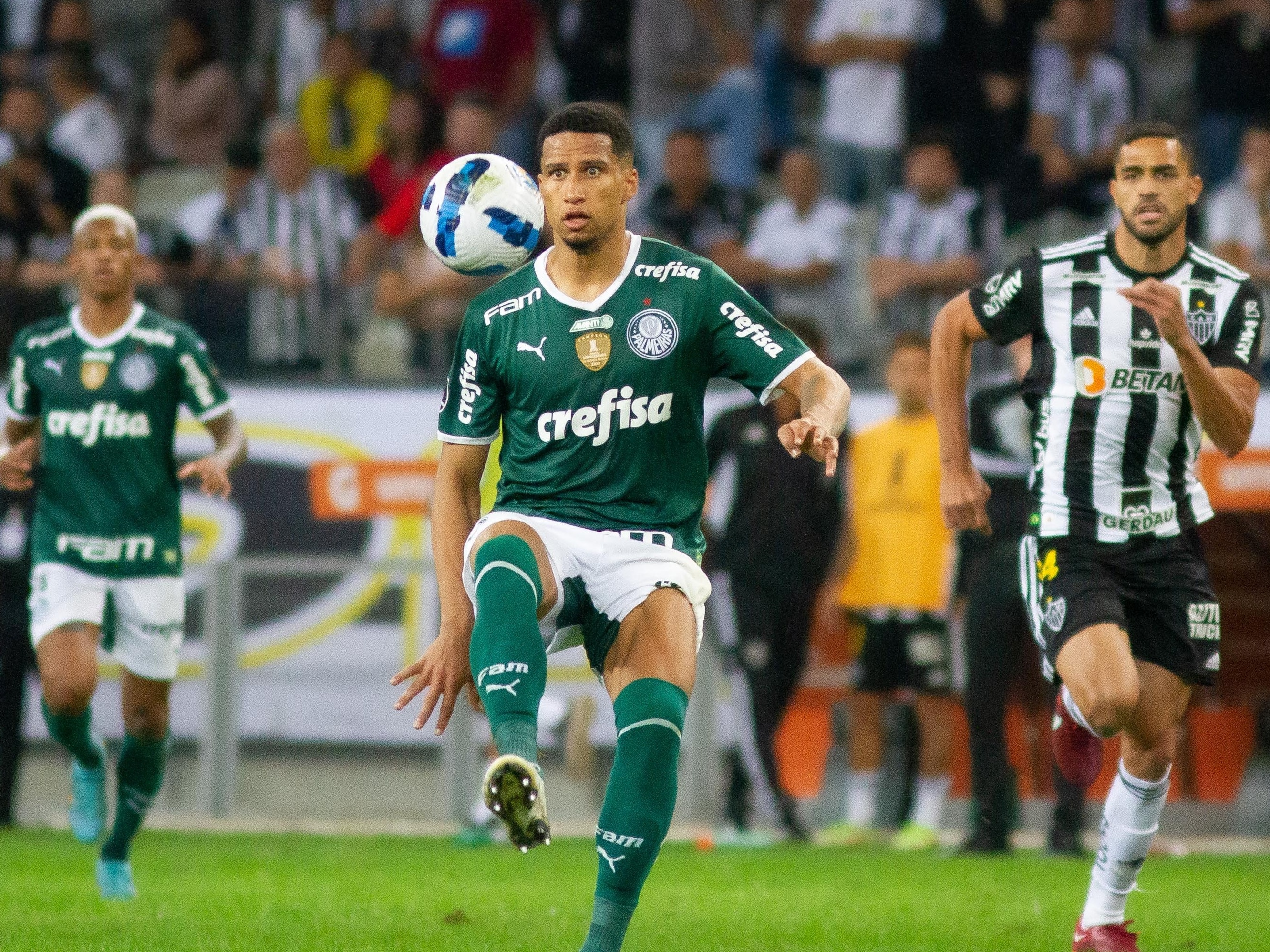 Palmeiras vence Atlético-MG e pode empatar jogo de volta da Libertadores