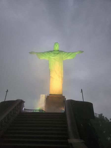 Cristo Redentor é iluminado com cores da bandeira do Brasil em homenagem a Pelé - Divulgação