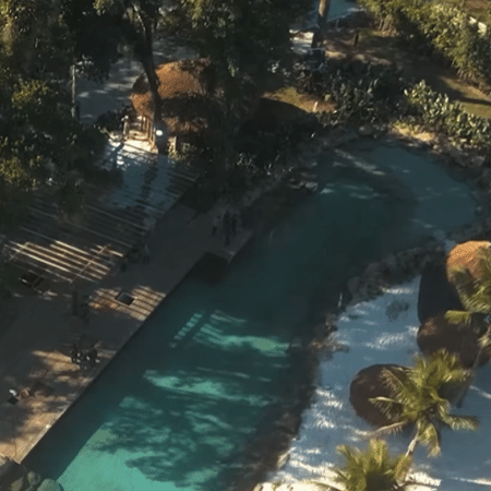 Vista aérea do lago artificial construído na mansão de Neymar em Mangaratiba