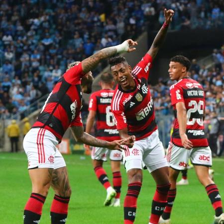 Gabigol e Bruno Henrique fazem "fusão" após gol do Flamengo sobre o Grêmio