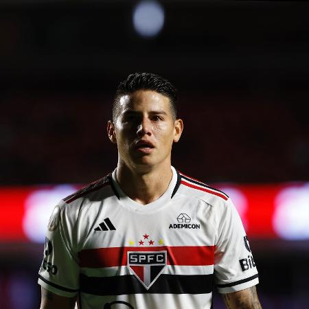 James Rodríguez, do São Paulo, durante jogo contra o Grêmio, pelo Campeonato Brasileiro