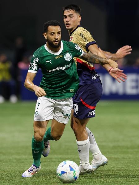 Felipe Anderson foi um dos destaques do Palmeiras na partida contra o Cerro Porteño na Libertadores
