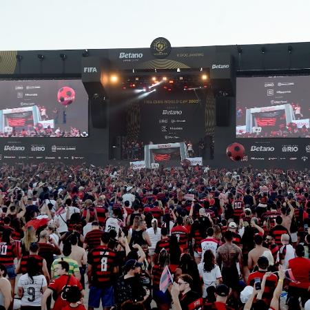 Praia de Copacabana foi sede de evento que mostrou jogos ao vivo deste Mundial