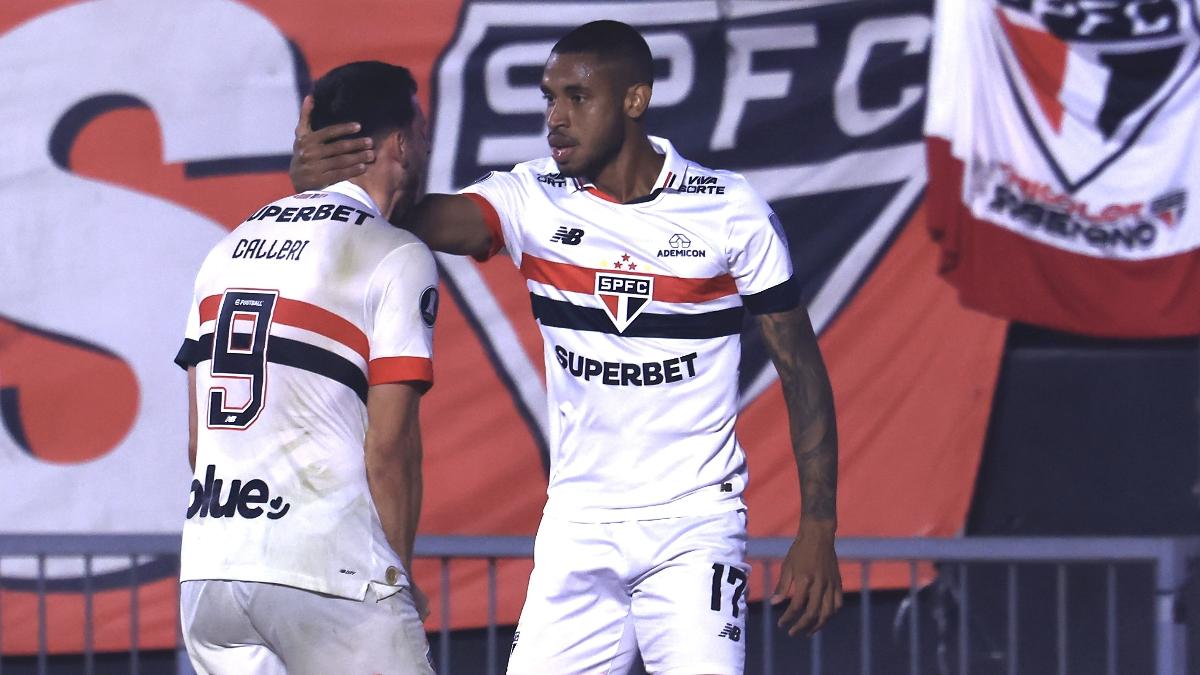 São Paulo: André Silva 'ignora' propostas em meio a indefinição de Calleri
