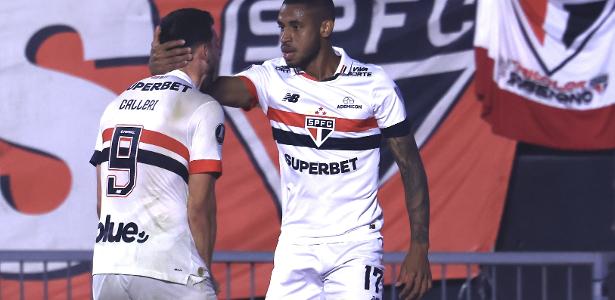 São Paulo: André Silva 'ignora' propostas em meio a indefinição de Calleri