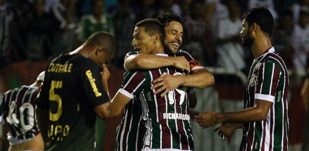 Fred abraça o "xodó" Richarlison em gol do Fluminense - Nelson Perez/Fluminense