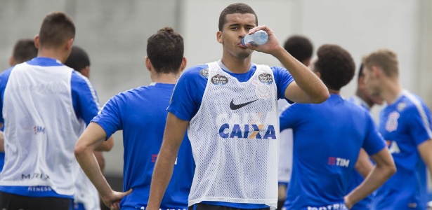 Léo Santos, zagueiro de 17 anos, deverá estrear pelo Corinthians no próximo jogo - Daniel Augusto Jr/Agência Corinthians