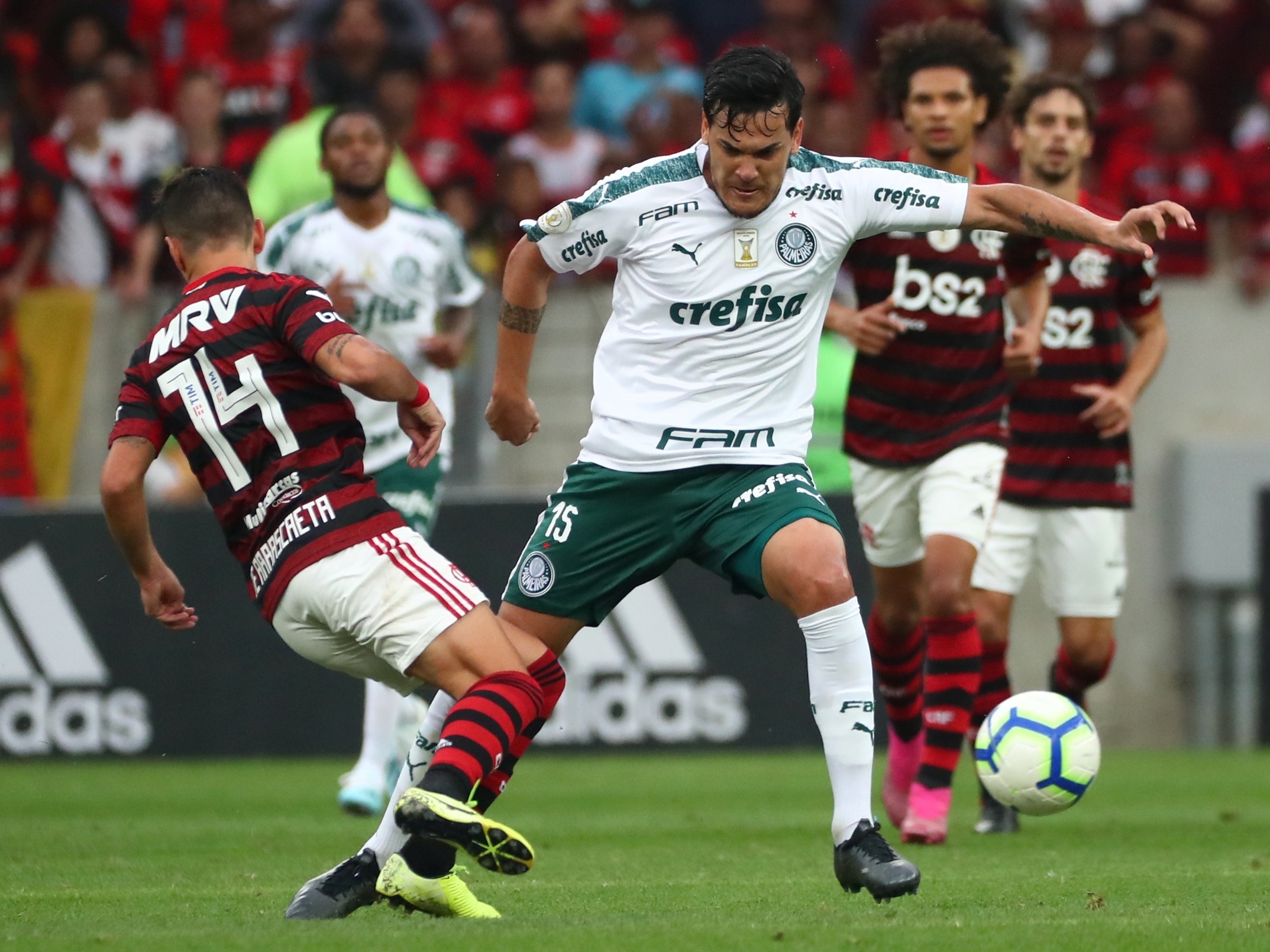 Agora pelo Flamengo, Marinho projeta jogo com o Palmeiras, rival