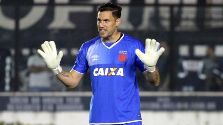 batman da colina supera 'maldição' de goleiros no vasco e é exaltado