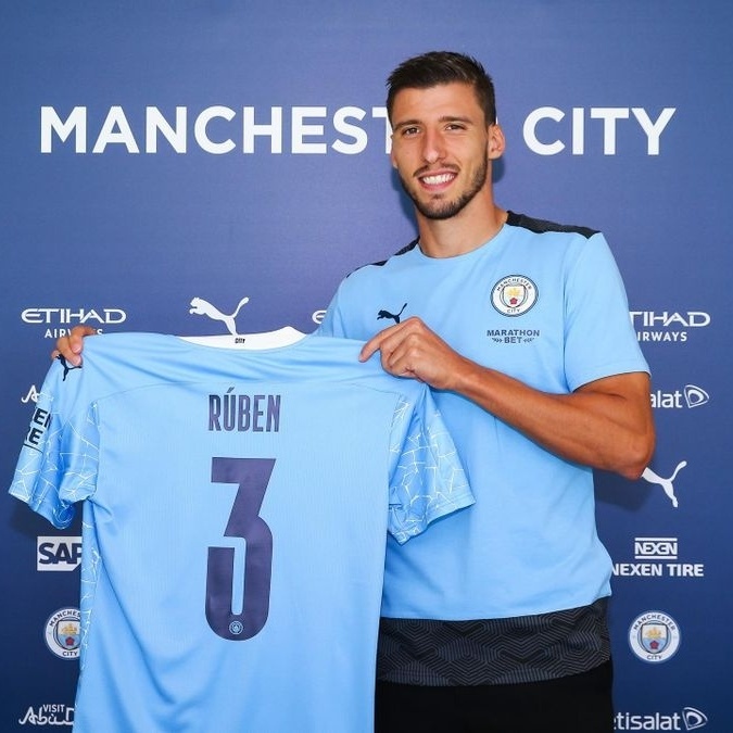 Mercado da bola: Rúben Dias é elogiado por dirigente do Manchester