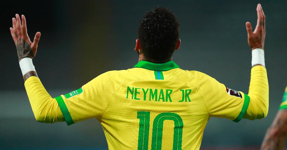 Neymar comemora após marcar para o Brasil contra o Peru