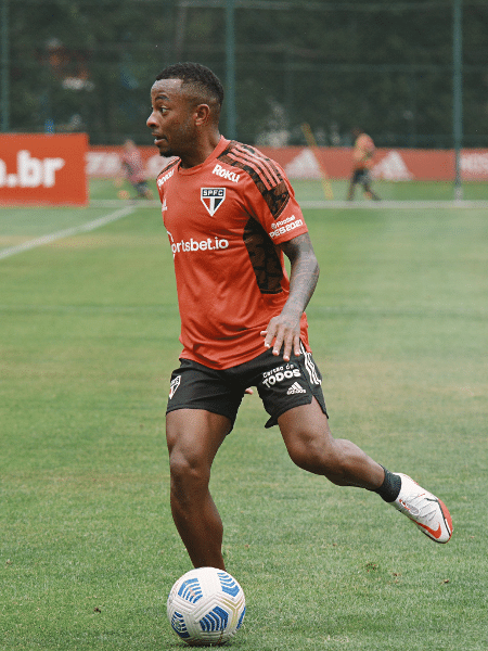 Wellington, lateral do São Paulo, durante treino