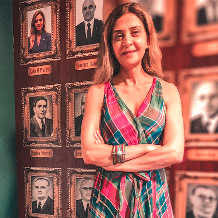 Leila Pereira posta foto junto de seu retrato na galeria de presidentes do Palmeiras - Reprodução/Instagram