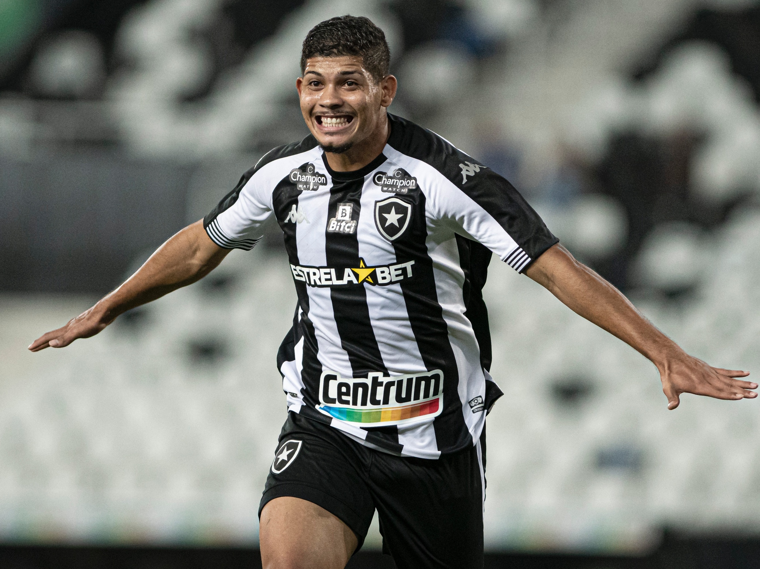 Com seis gols, acreana atacante do Botafogo lidera artilharia do