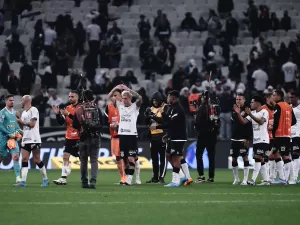 Corinthians busca quebrar jejum fora para vencer primeiro clássico do ano