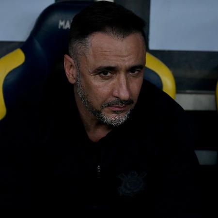 Vítor Pereira no banco de reservas do Corinthians na final da Copa do Brasil no Maracanã - Thiago Ribeiro/AGIF