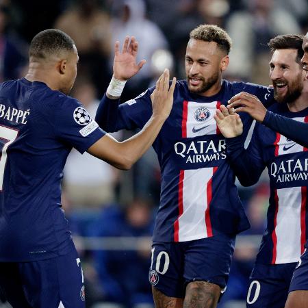 Messi comemora seu gol pelo PSG contra o Maccabi Haifa ao lado de Neymar, Mbappé e Renato Sanches - David S. Bustamante/Soccrates/Getty Images