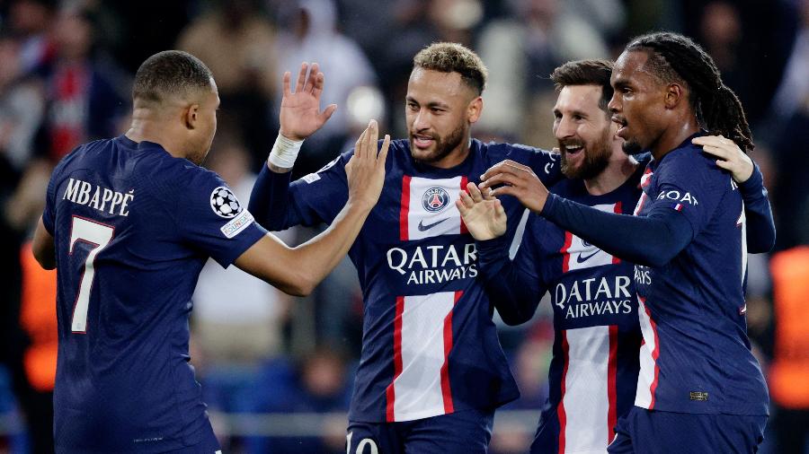 Messi comemora seu gol pelo PSG contra o Maccabi Haifa ao lado de Neymar, Mbappé e Renato Sanches - David S. Bustamante/Soccrates/Getty Images