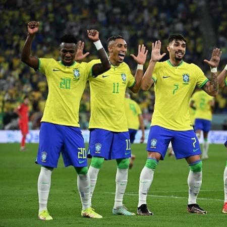 Vini Jr, Raphinha, Lucas Paquetá e Neymar comemoram gol da seleção