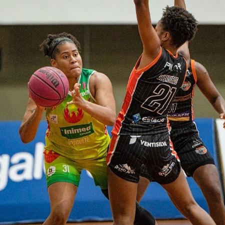 Jogadoras de Unimed Campinas e Sodiê Mesquita em ação pela LBF - Fábio Leoni/Unimed Campinas