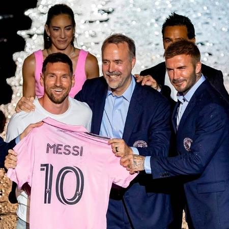 Messi, Beckham e demais donos do Inter Miami durante apresentação do argentino