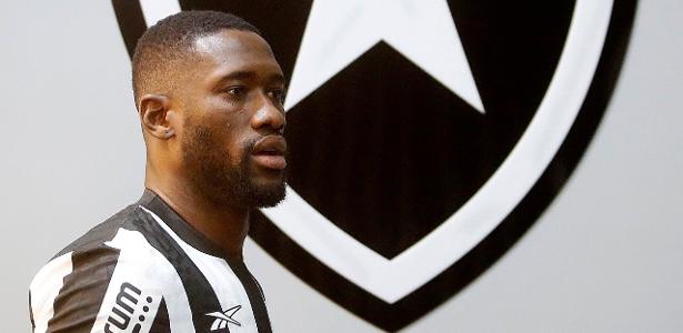 Botafogo Anuncia A Contratação Do Zagueiro Bastos 8810