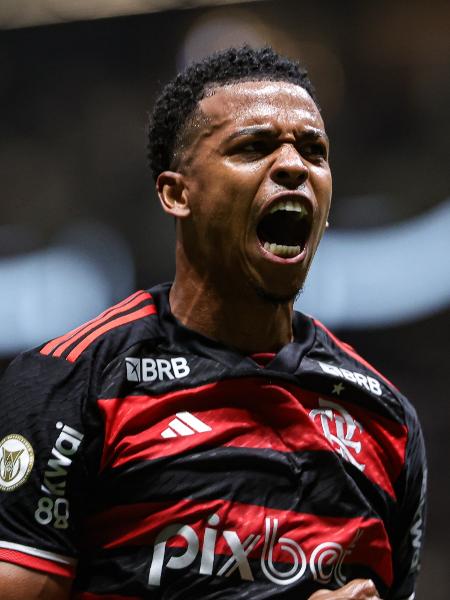 Carlinhos será um dos nomes do Flamengo que começará o Carioca