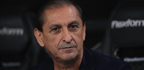 CAUTELA COM AS JOIAS! Ramón recomenda cuidado com jovens em início de trabalho no Corinthians