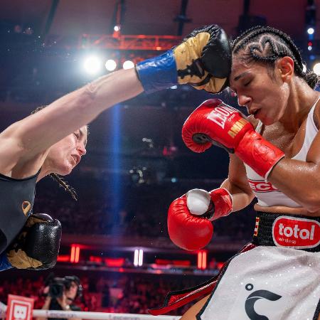 Katie Taylor vence Amanda Serrano no boxe, em Nova York
