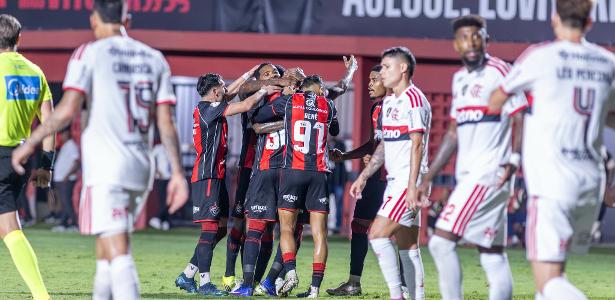 Vitória faz golaço, derruba favorito Flamengo e avança na Copa do Brasil