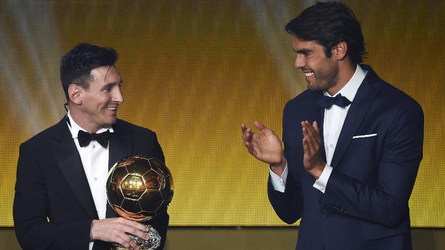 Kaká entregou para Messi o prêmio de melhor do mundo em 2016 - AFP PHOTO / OLIVIER MORIN