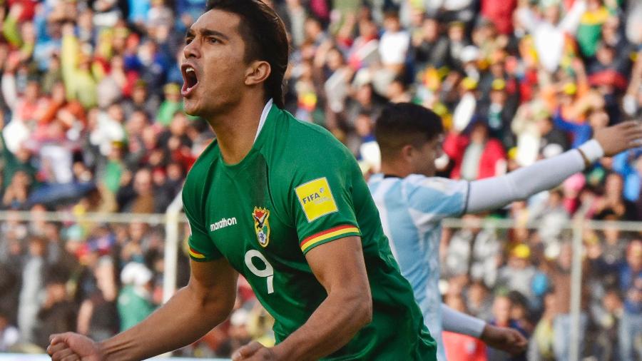 Marcelo Moreno comemora gol pela seleção da Bolívia - Aizar Raldes/AFP