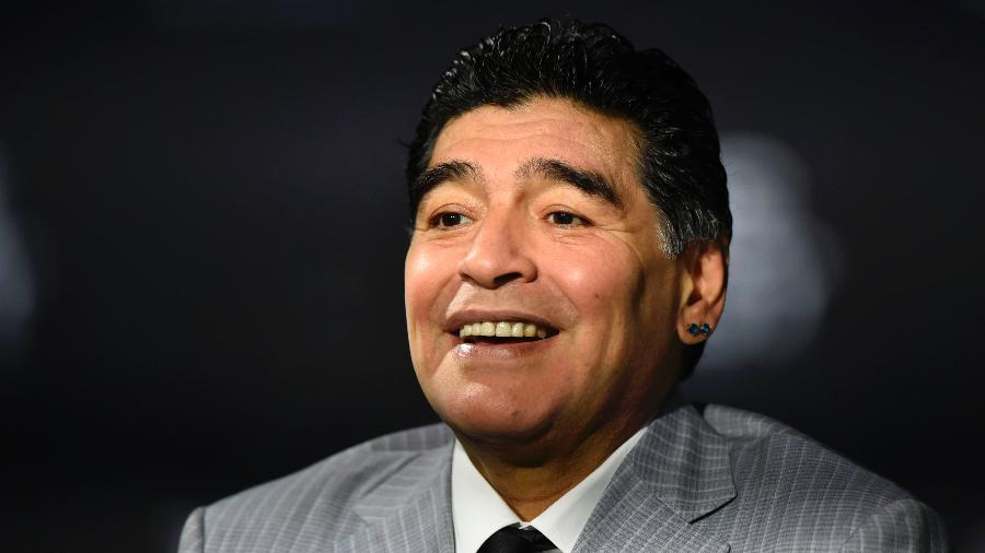 Maradona será nomeado cidadão honorário da cidade de Nápoles - AFP PHOTO / MICHAEL BUHOLZER