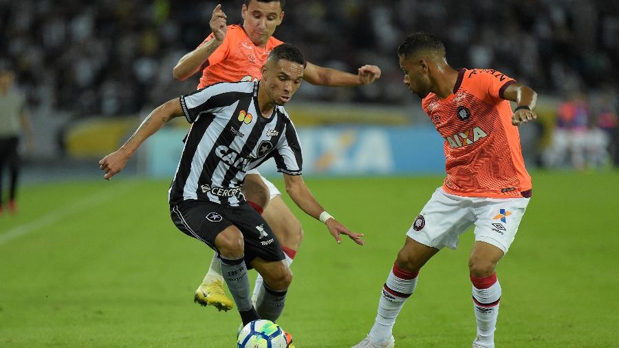 Alvinegro e Rubro-negro se enfrentam pelo Campeonato Brasileiro - Thiago Ribeiro/AGIF
