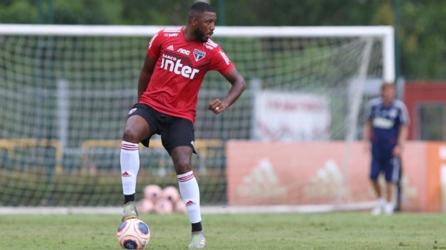 Jucilei está no São Paulo desde o início de 2017 e tem contrato até dezembro do próximo ano - Rubens Chiri/saopaulofc.net