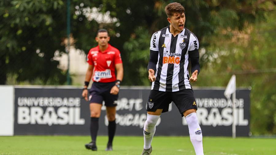 Léo Simoni, zagueiro do Atlético-MG, foi chamado para completar equipe de sparring na Cidade do Galo - Pedro Souza/Atlético-MG