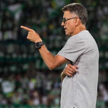 Depois de humilhação na Copa América, Osório foi atrás de Bielsa