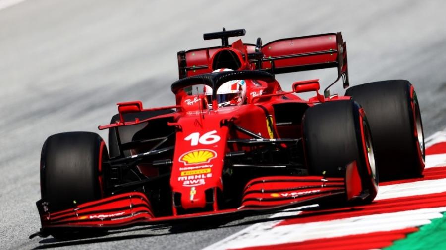 Charles, Leclerc, da Ferrari acelera na pista do GP da Estíria - Clive Rose/Getty Images