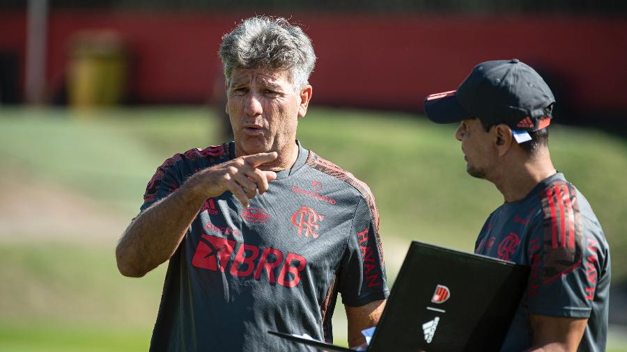 Renato Gaúcho observa treino do Flamengo - Alexandre Vidal / Flamengo