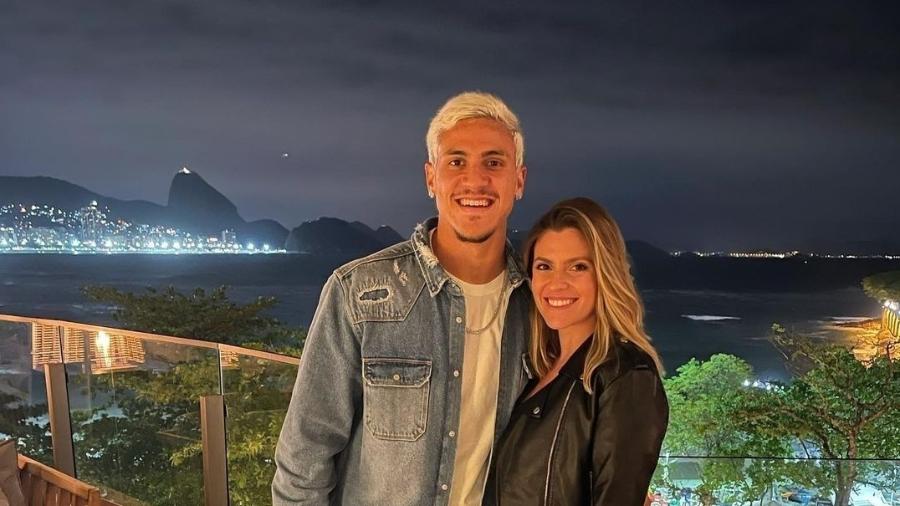 Pedro, do Flamengo, e Fernanda estão noivos - Instagram