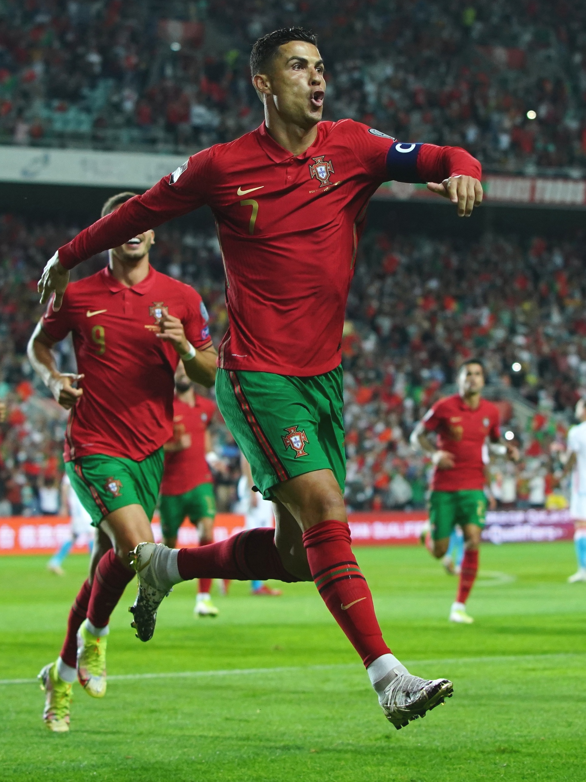 Sem Cristiano Ronaldo, Portugal goleia Luxemburgo nas