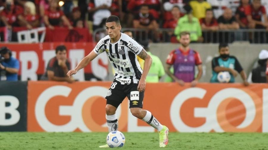 Kaiky em ação pelo Santos na partida contra o Flamengo, no Maracanã - Ivan Storti/Santos FC